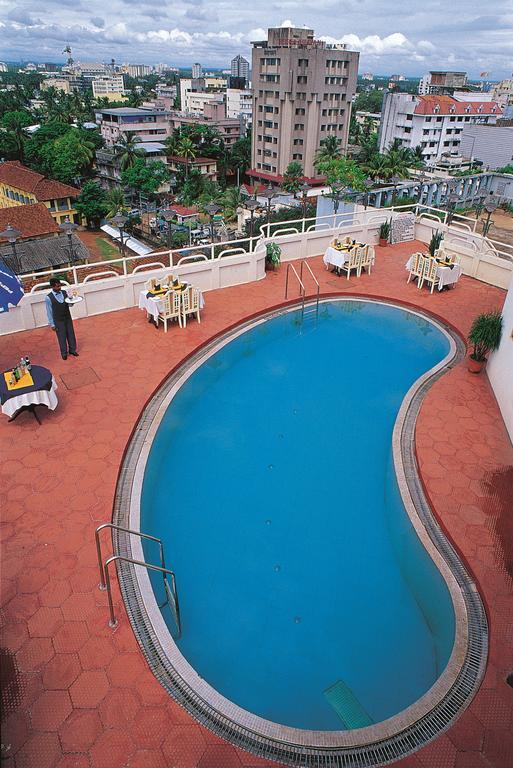 Hotel The Woods Manor Mg Road Kochi Exterior foto
