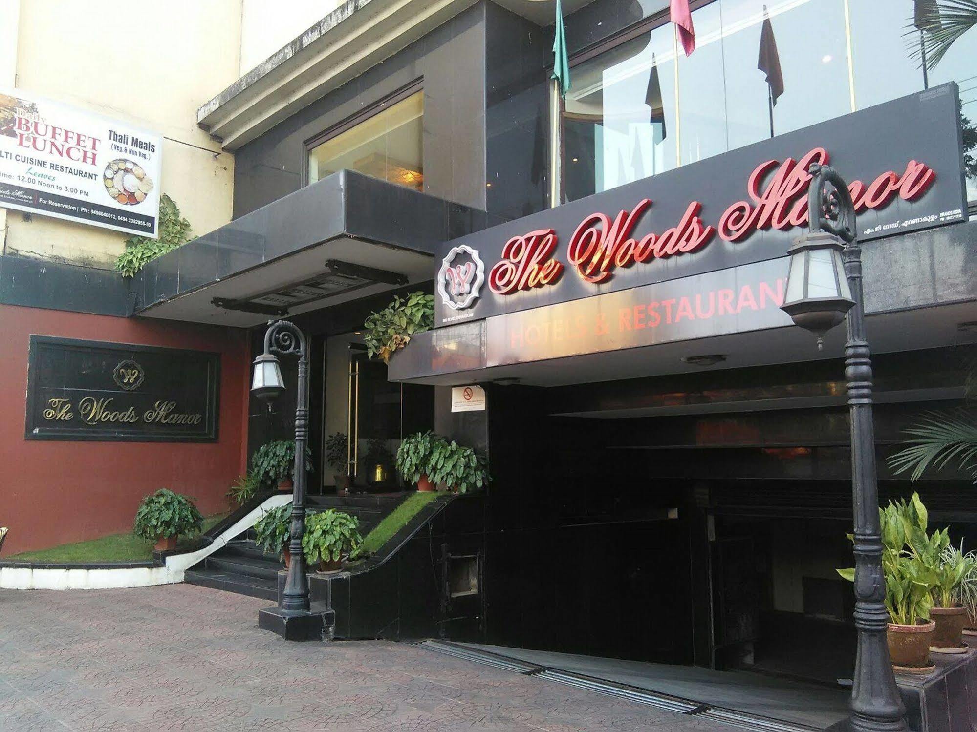 Hotel The Woods Manor Mg Road Kochi Exterior foto